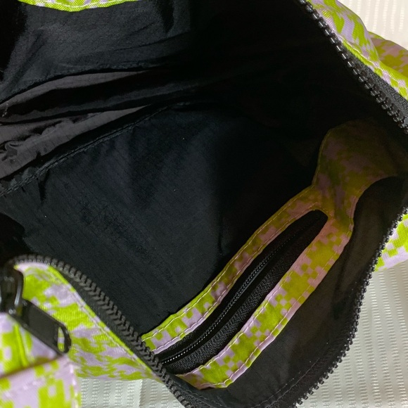 Baggu Lime Green and Lavender Pixel Pattern Crossbody Bag. - Picture 4 of 8